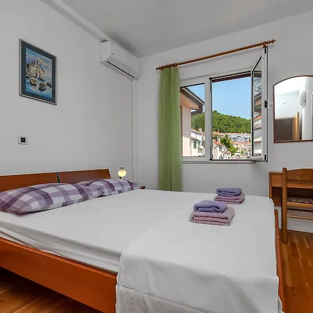 Apartment Roza *