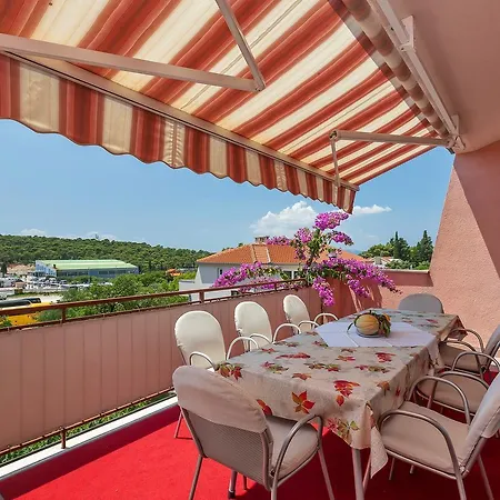 Apartment Roza Makarska