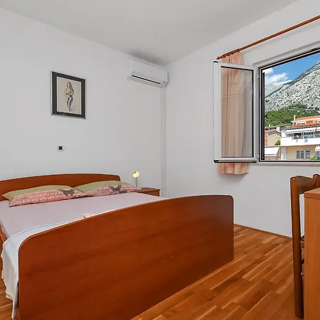 Apartment Roza *