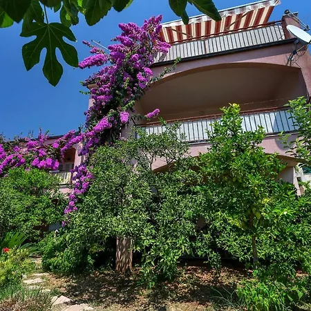 Apartment Roza Makarska
