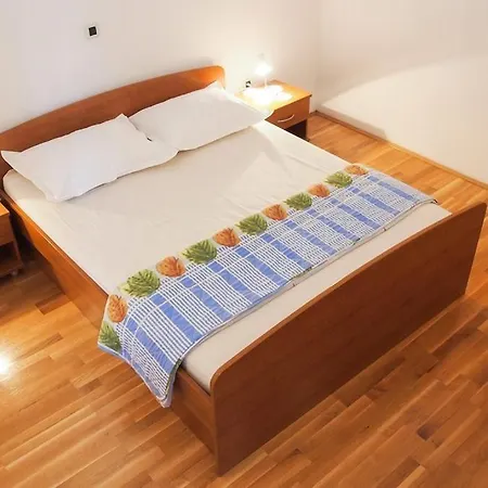 Roza Makarska